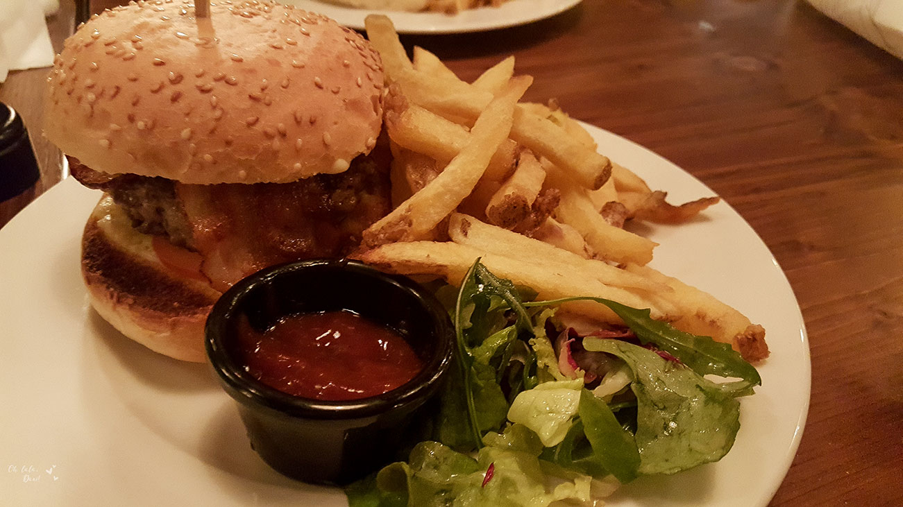 hamburguer cocorico restaurante em paris