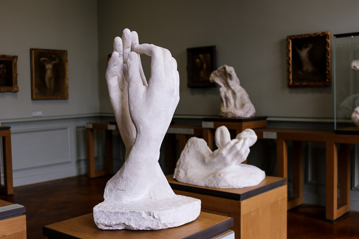 o interior do museu rodin em paris
