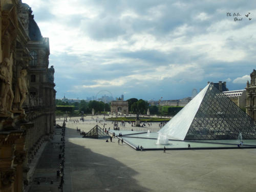 Área externa do museu do Louvre
