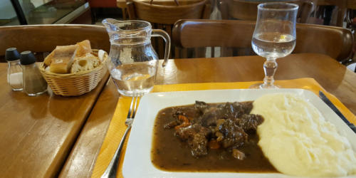 Restaurante bom e barato perto da Notre Dame - Pom Canelle